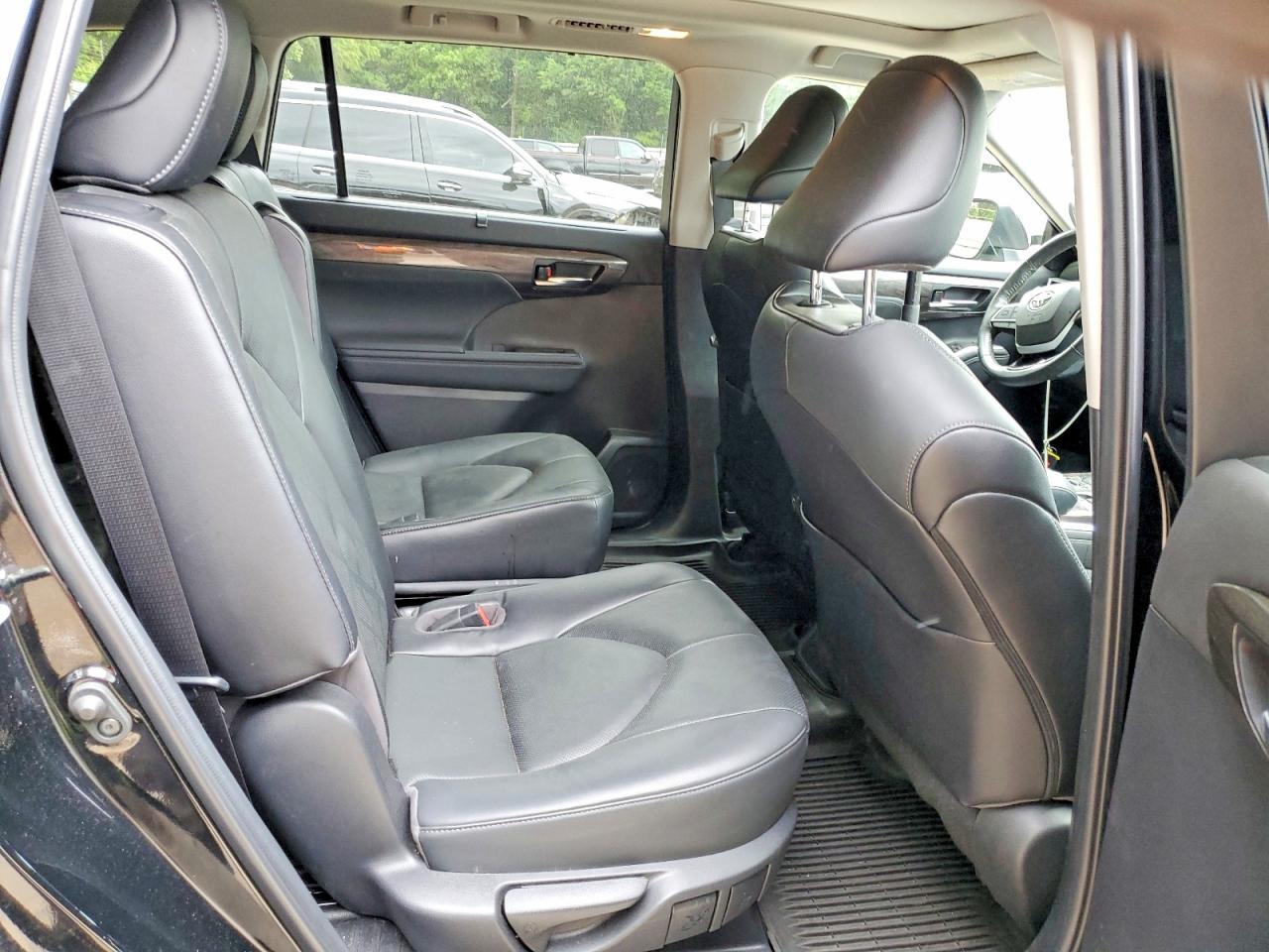 2023 TOYOTA HIGHLANDER PLATINUM photo 31