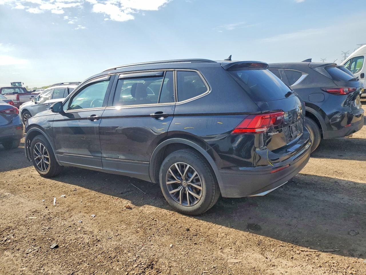 2021 VOLKSWAGEN TIGUAN S photo 4