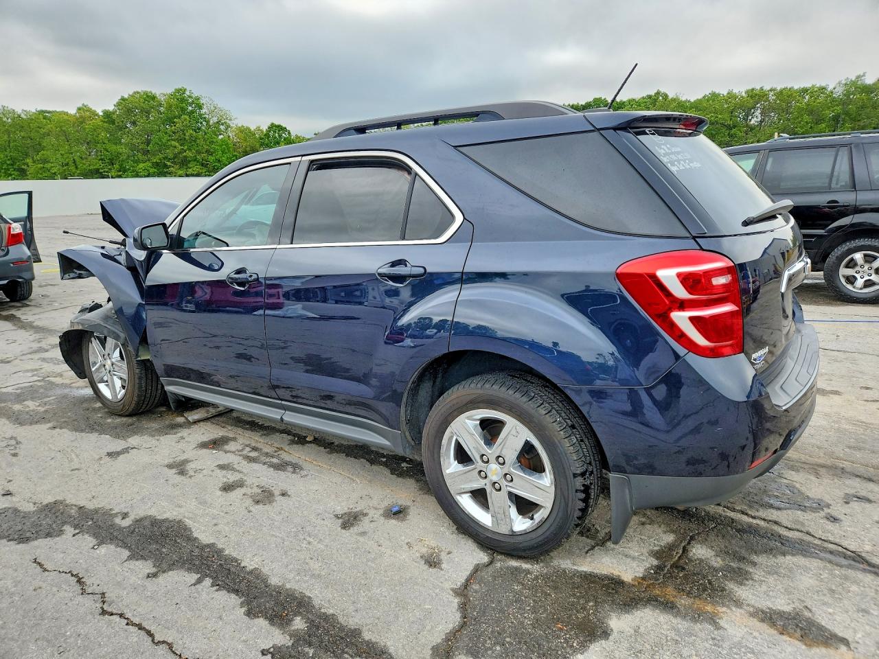 2016 CHEVROLET EQUINOX LT photo 2
