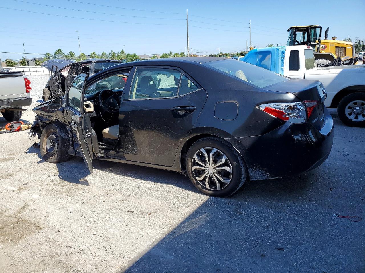 2016 TOYOTA COROLLA LE photo 3