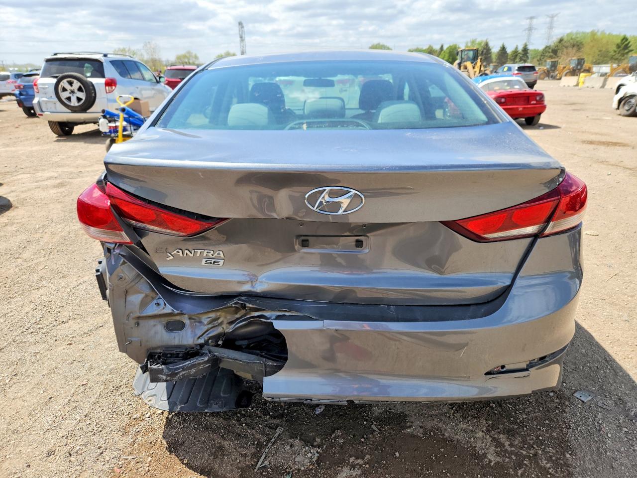 2018 HYUNDAI ELANTRA SE photo 11