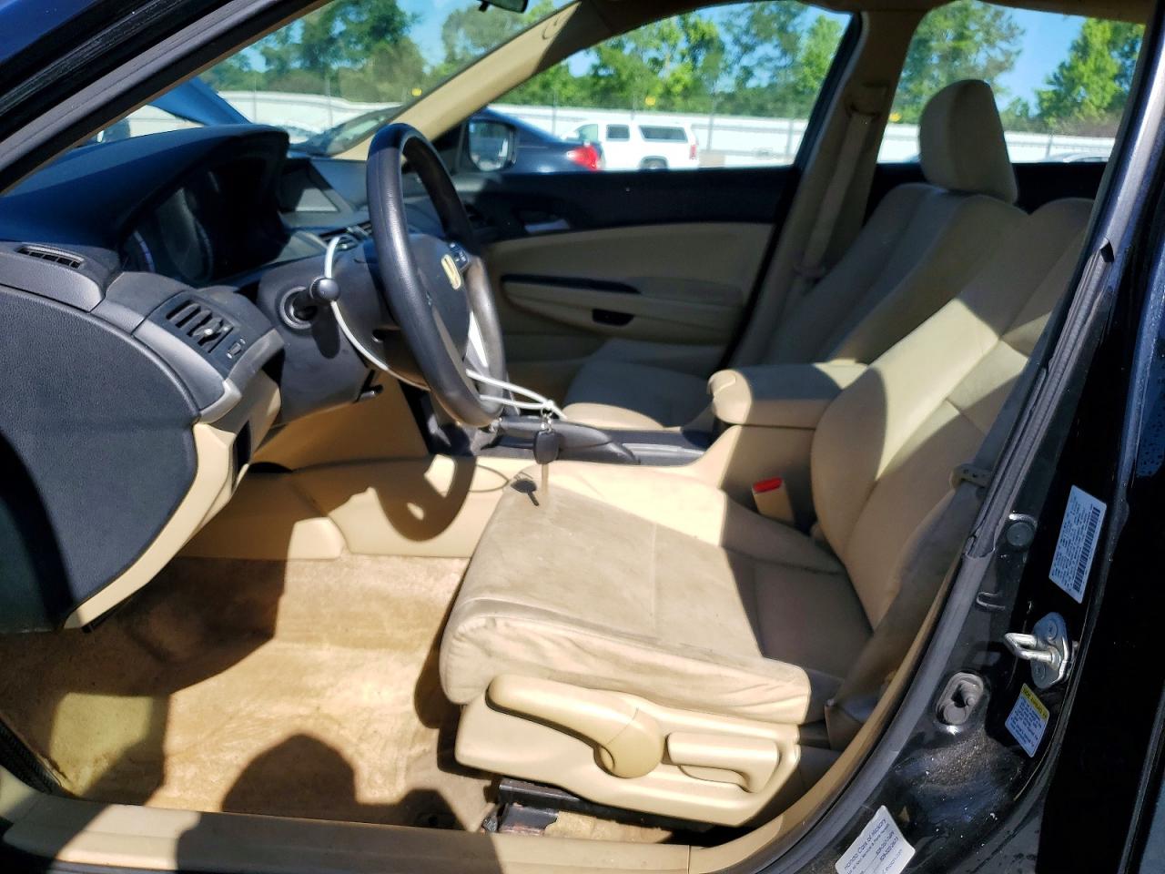 2011 HONDA ACCORD LX photo 13