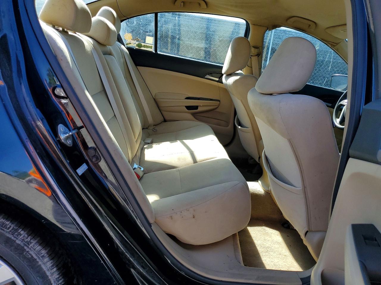 2011 HONDA ACCORD LX photo 19