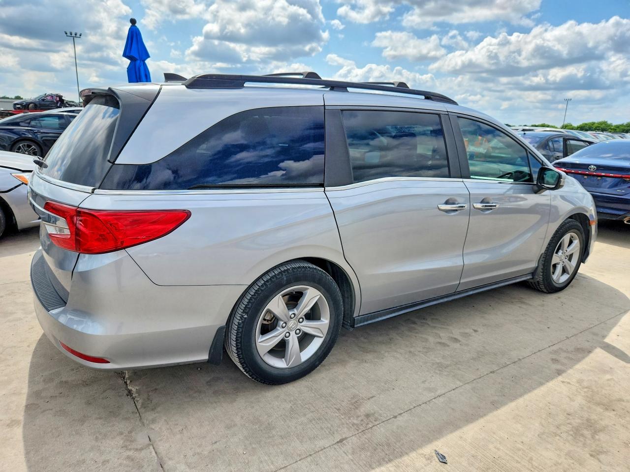 2019 HONDA ODYSSEY EXL photo 3