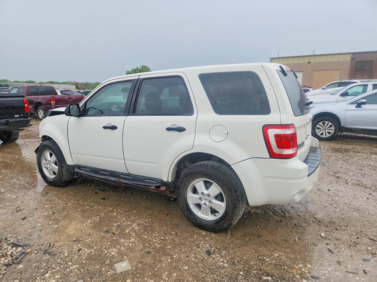 2011 FORD ESCAPE XLS photo 3
