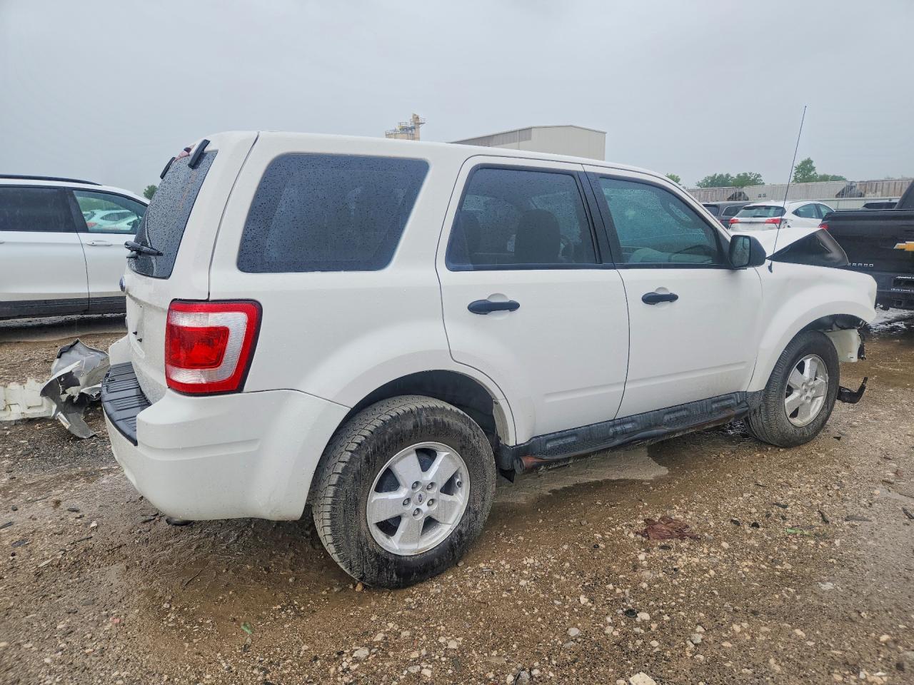 2011 FORD ESCAPE XLS photo 5