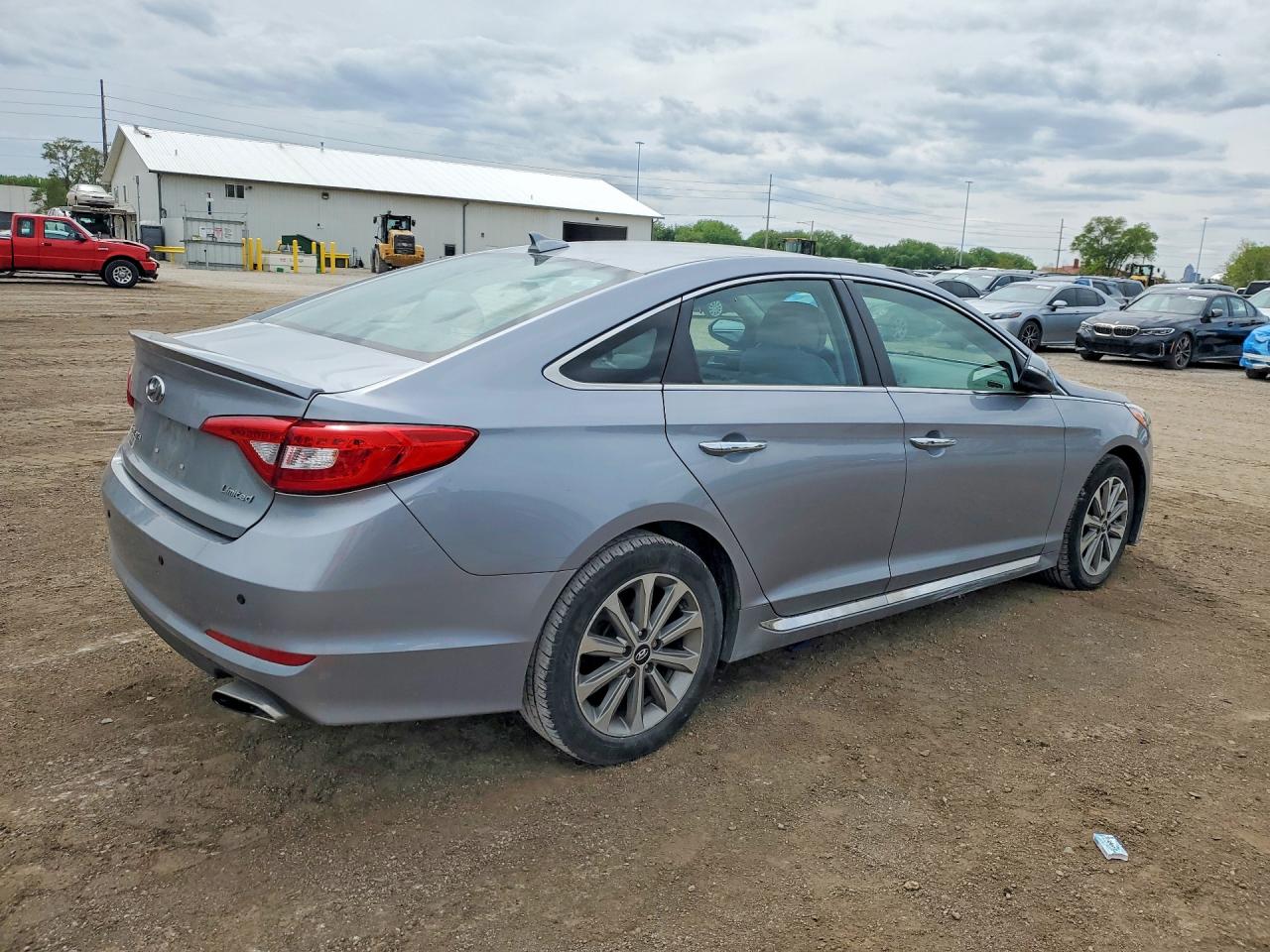 2017 HYUNDAI SONATA SE photo 7