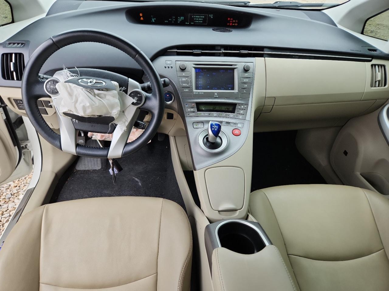 2013 TOYOTA PRIUS FOUR photo 22