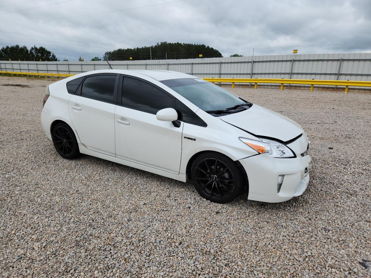 2013 TOYOTA PRIUS FOUR photo 10