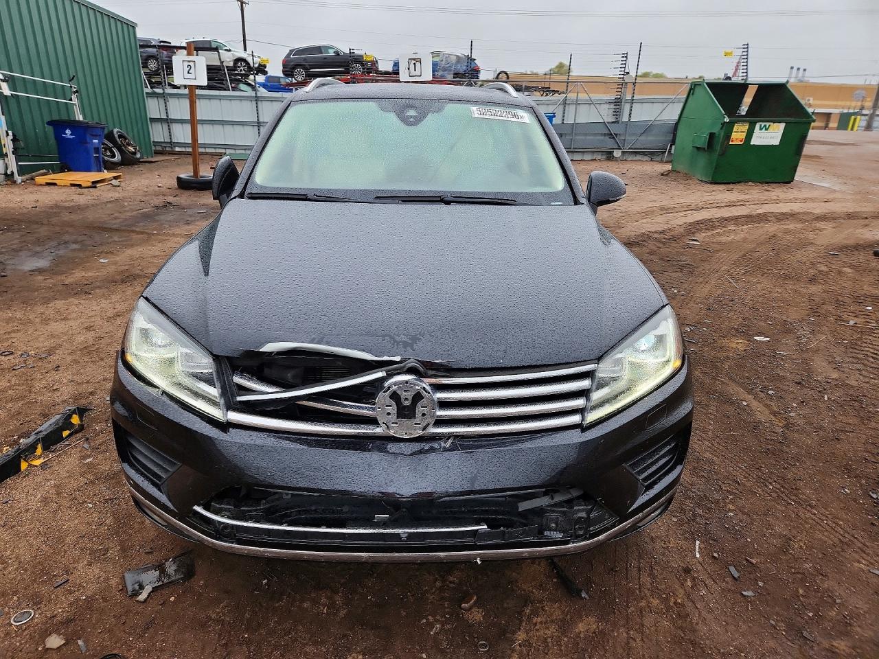 2017 VOLKSWAGEN TOUAREG EXECUTIVE photo 9