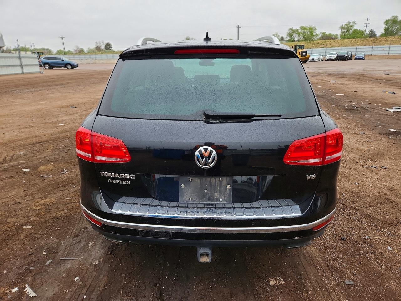 2017 VOLKSWAGEN TOUAREG EXECUTIVE photo 11