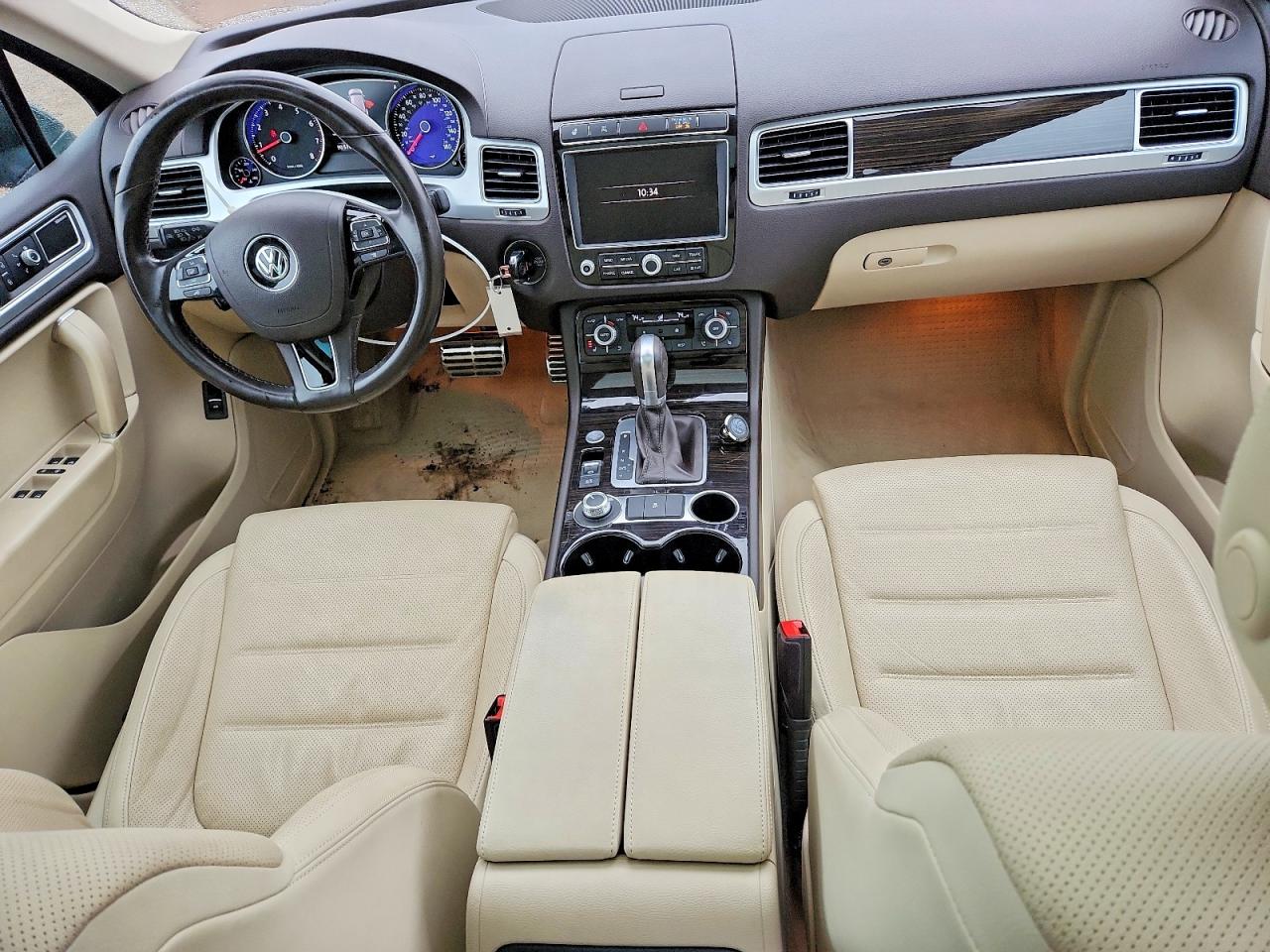2017 VOLKSWAGEN TOUAREG EXECUTIVE photo 15