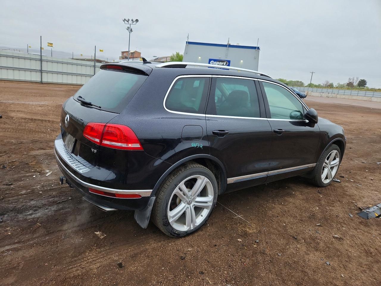 2017 VOLKSWAGEN TOUAREG EXECUTIVE photo 5
