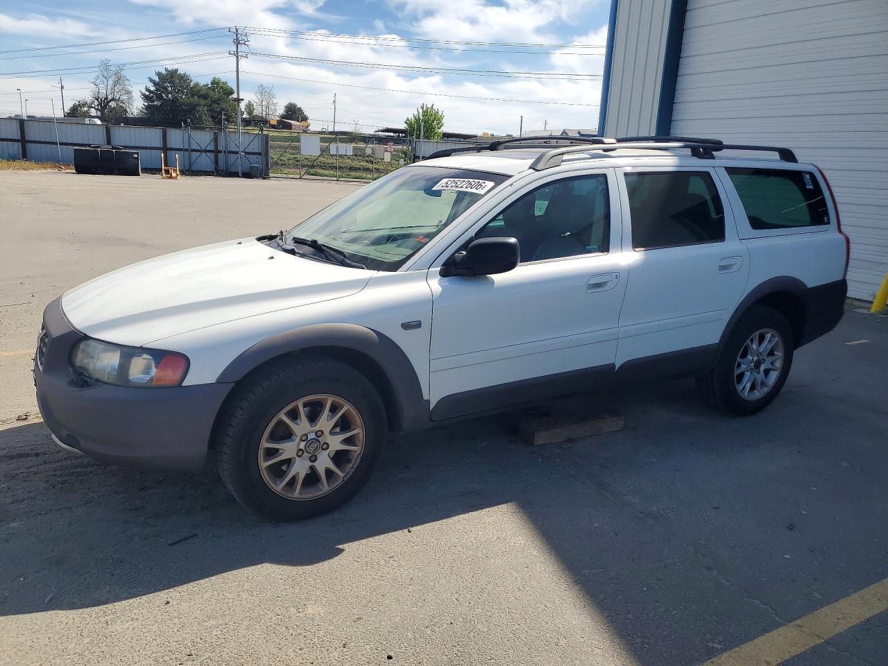 2004 VOLVO XC70