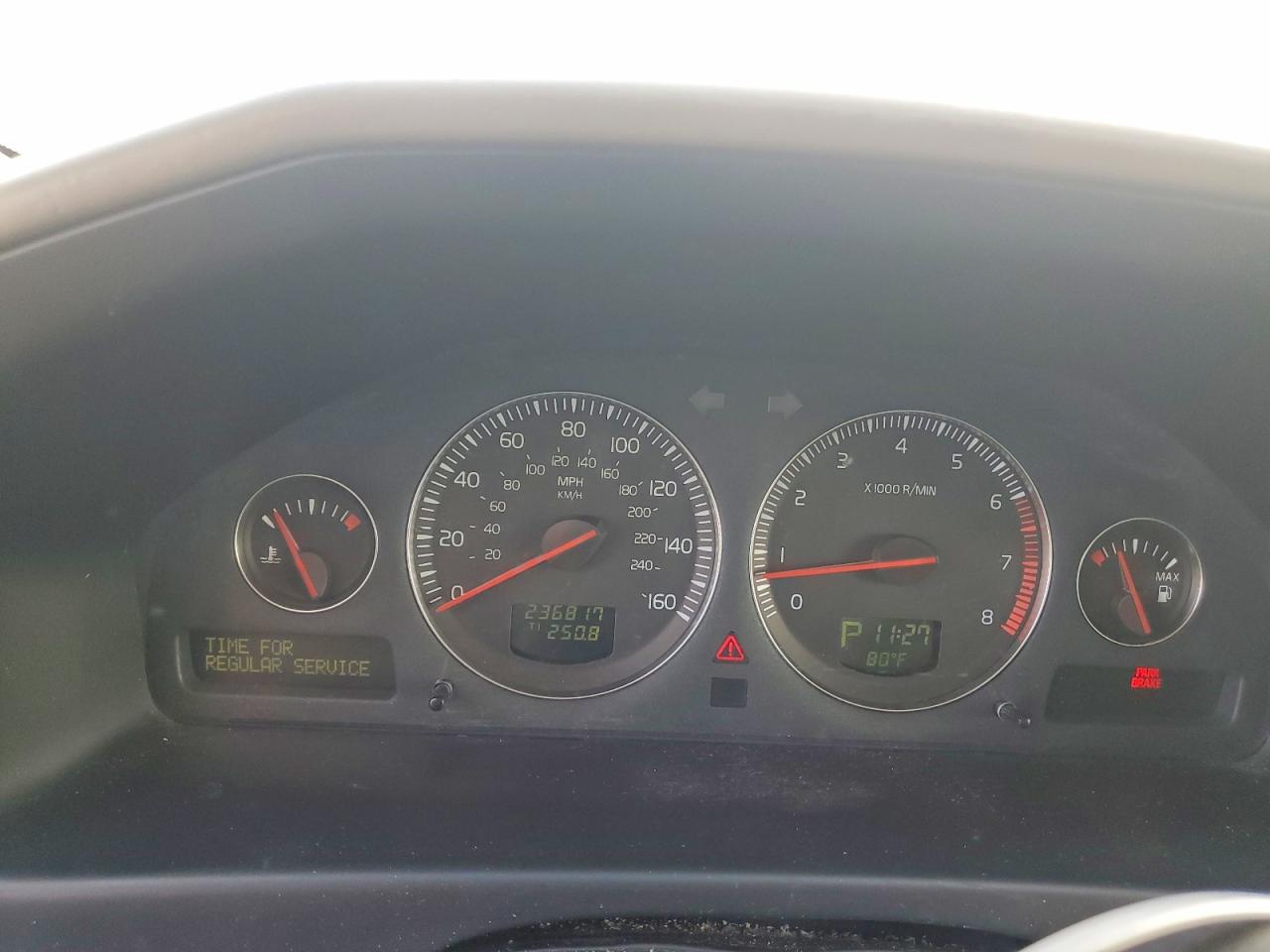 2004 VOLVO XC70 photo 9