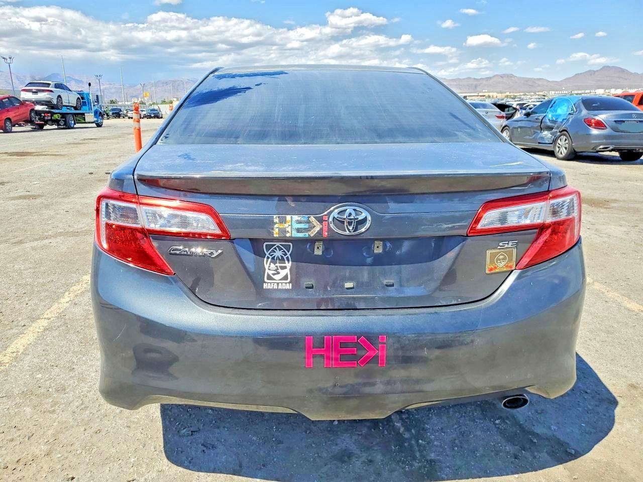 2013 TOYOTA CAMRY SE photo 11