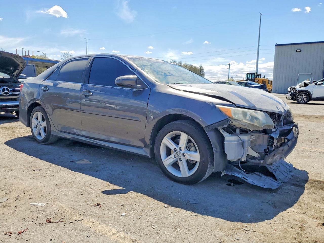 2013 TOYOTA CAMRY SE photo 7