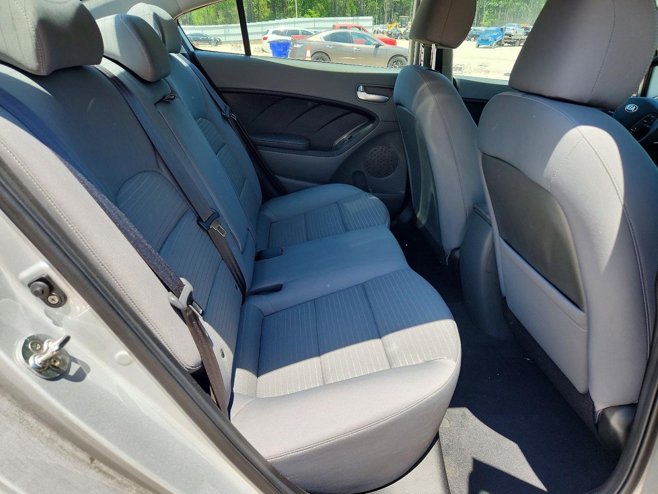 2018 KIA FORTE LX photo 10