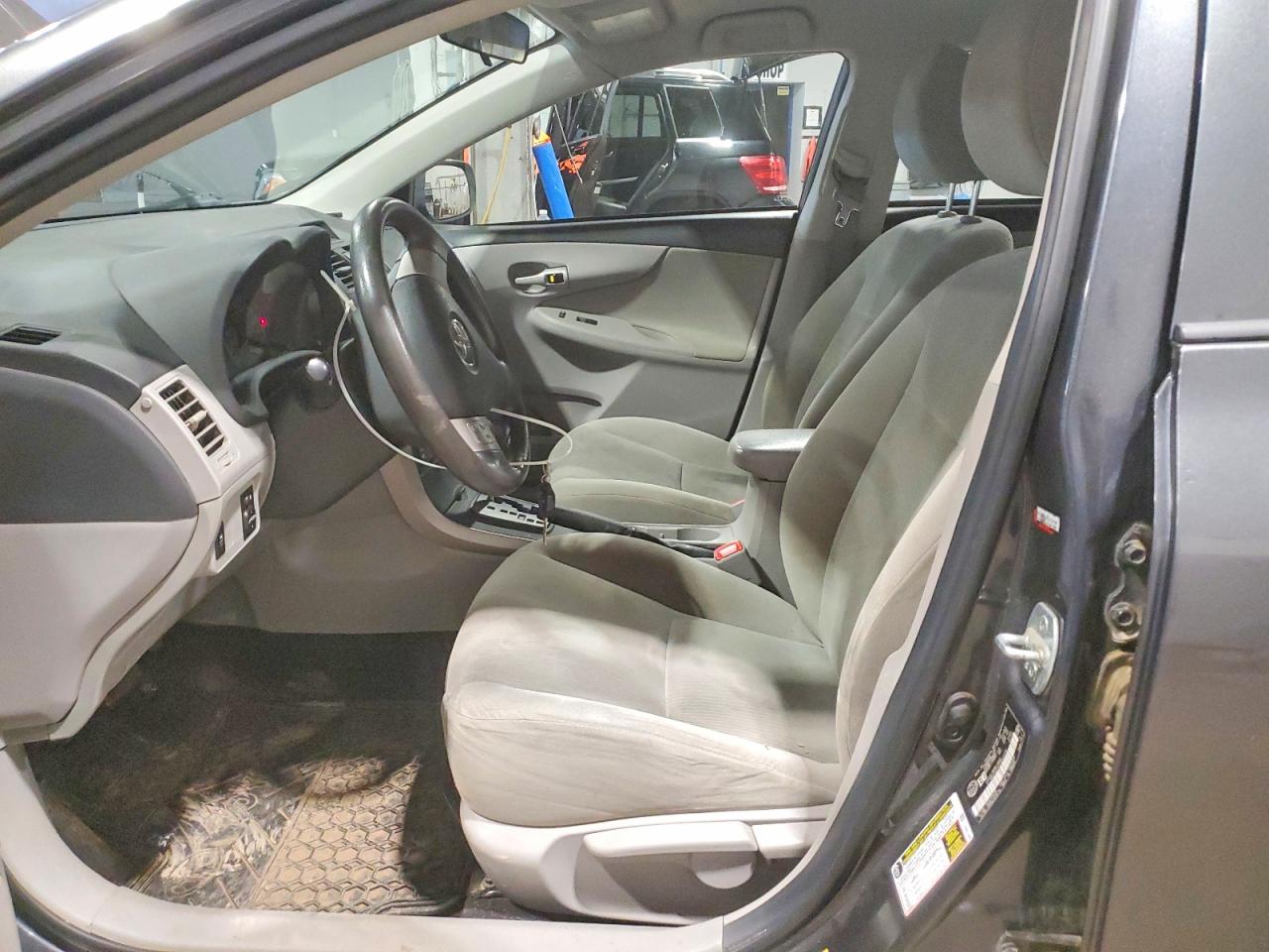 2012 TOYOTA COROLLA L photo 13