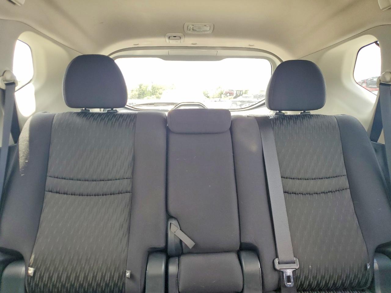 2017 NISSAN ROGUE SV photo 28