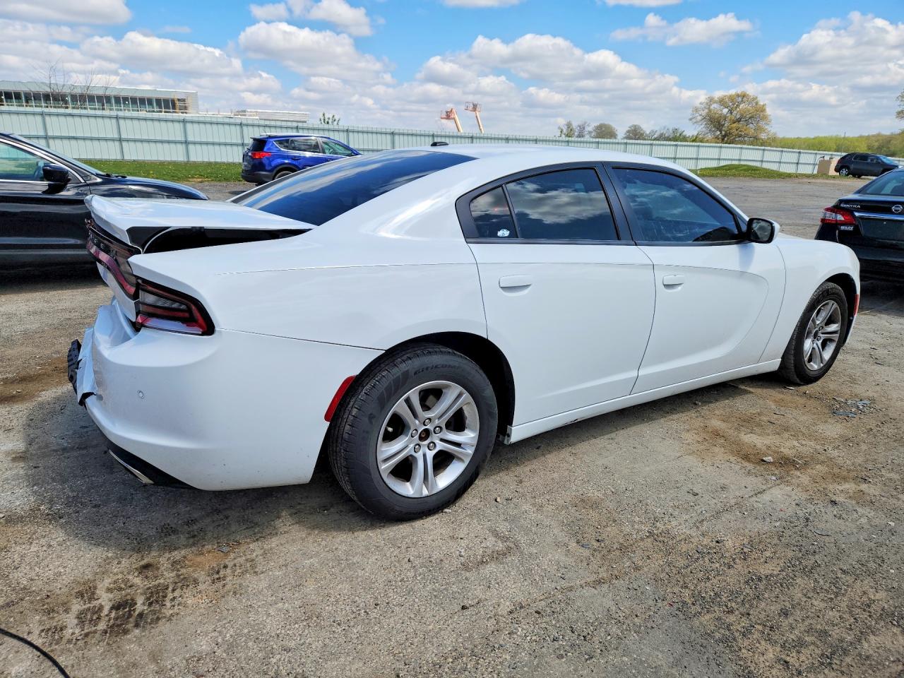 2020 DODGE CHARGER SXT photo 7