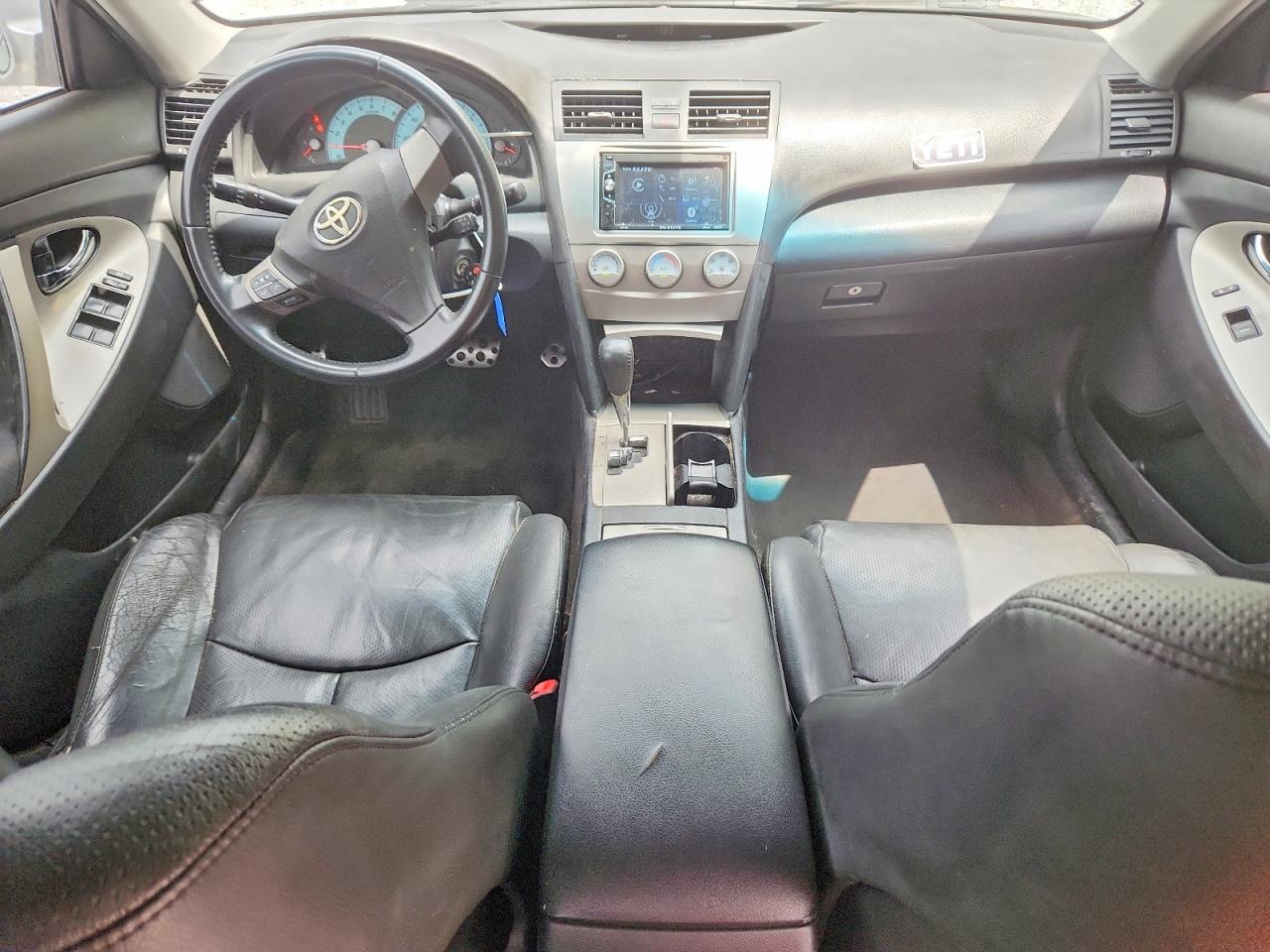 2011 TOYOTA CAMRY SE photo 15