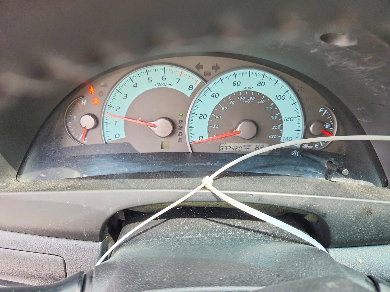 2011 TOYOTA CAMRY SE photo 17
