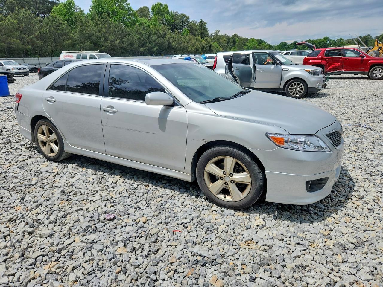 2011 TOYOTA CAMRY SE photo 7