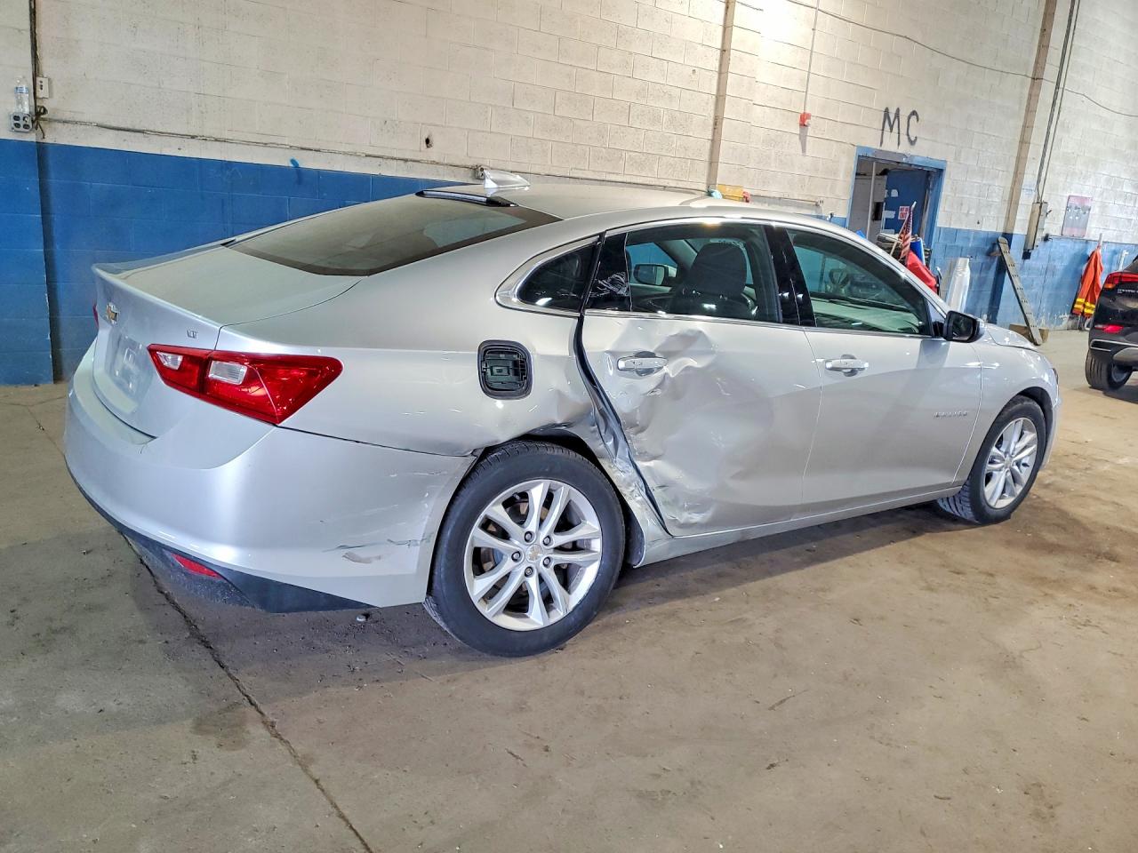 2017 CHEVROLET MALIBU LT photo 5