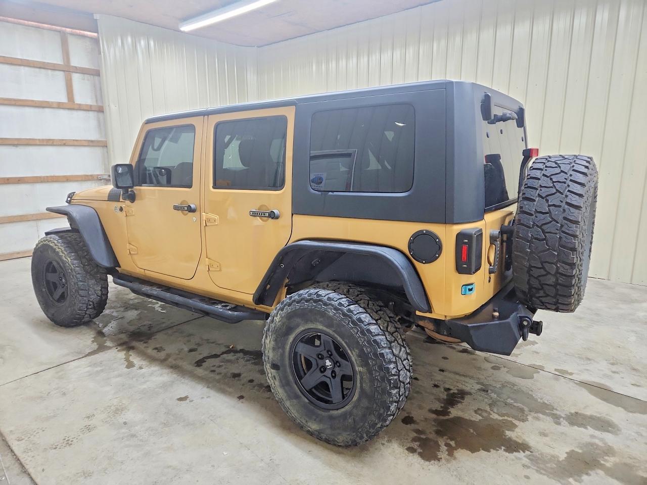 2013 JEEP WRANGLER UNLIMITED SPORT photo 3