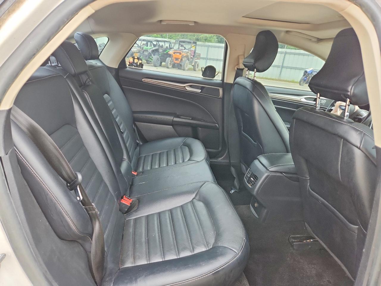 2017 FORD FUSION SE photo 19