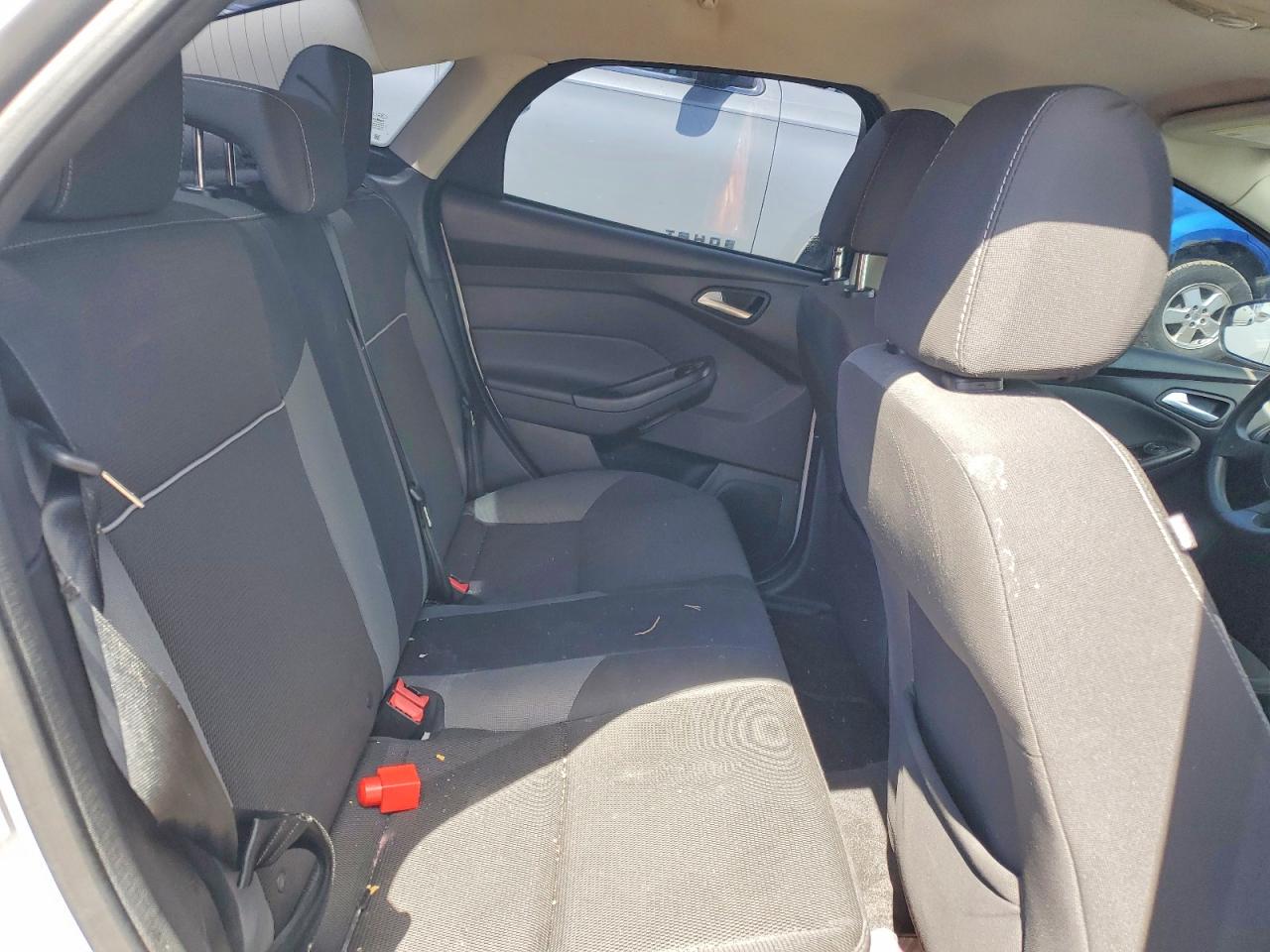 2014 FORD FOCUS SE photo 28