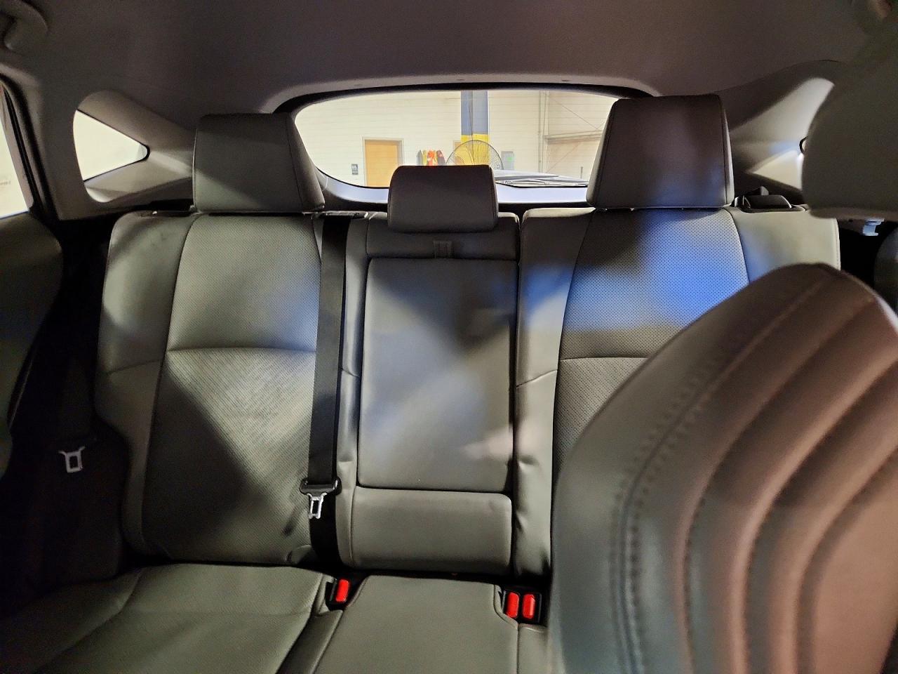 2021 TOYOTA VENZA XLE photo 10