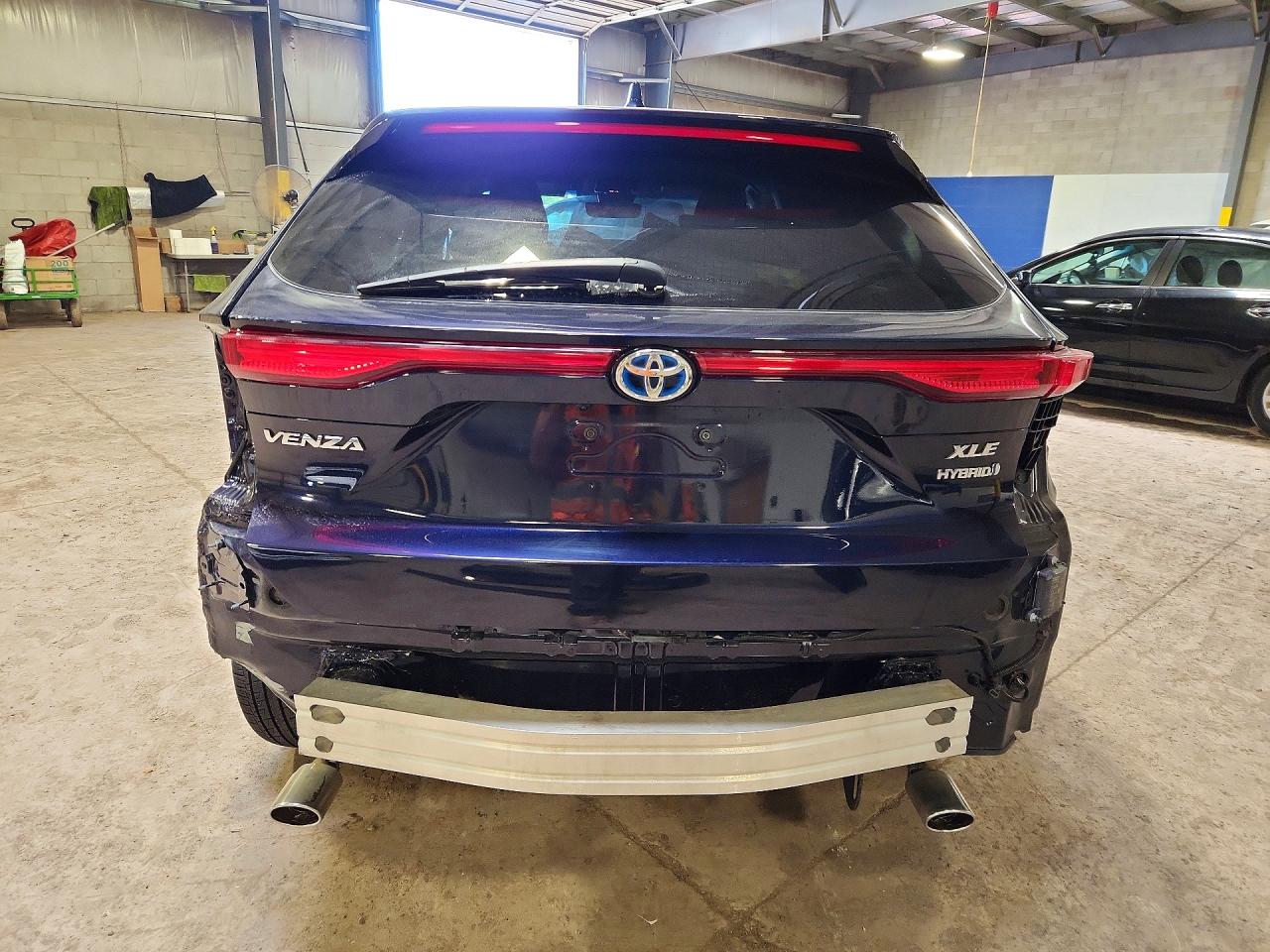 2021 TOYOTA VENZA XLE photo 6