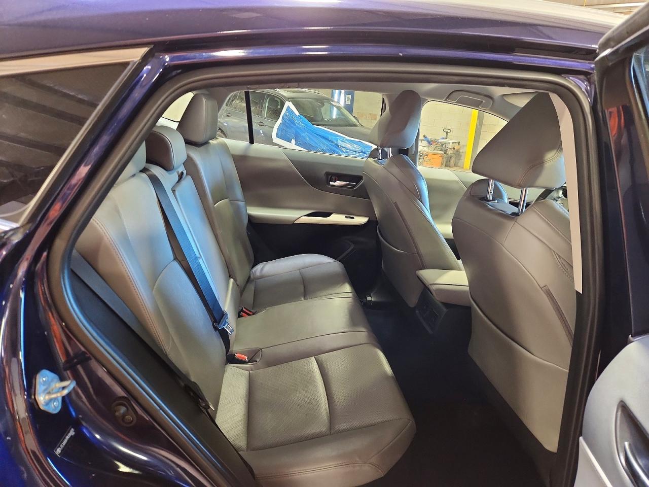 2021 TOYOTA VENZA XLE photo 11