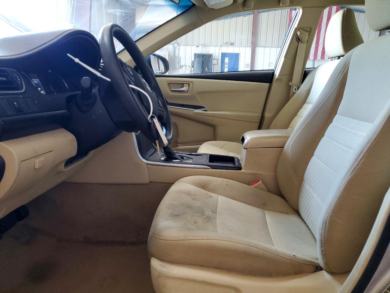 2017 TOYOTA CAMRY LE photo 13
