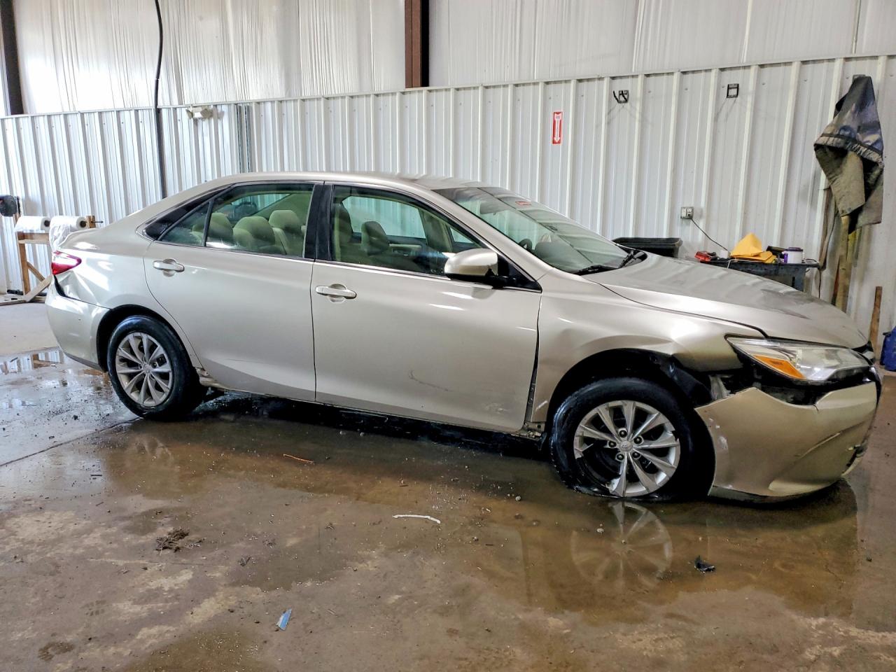 2017 TOYOTA CAMRY LE photo 7