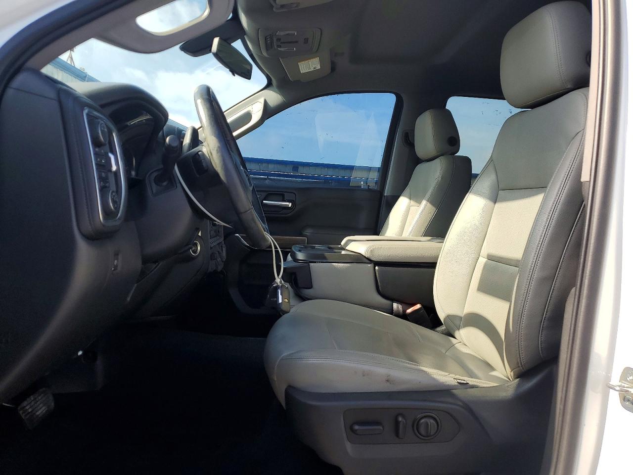 2020 CHEVROLET SILVERADO K1500 LT photo 13
