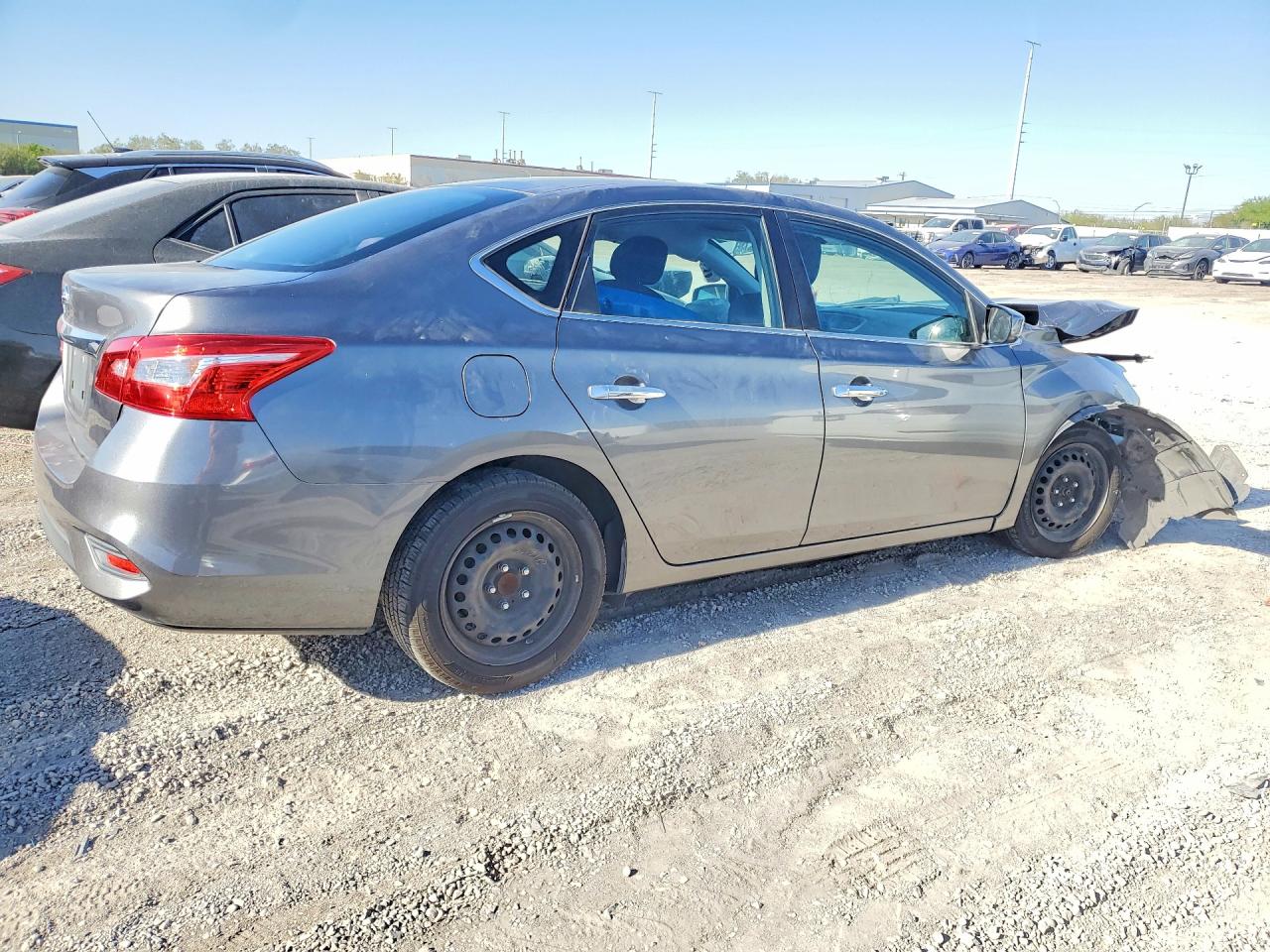 2016 NISSAN SENTRA S photo 5