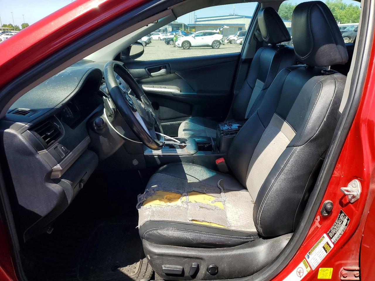 2014 TOYOTA CAMRY SE photo 13