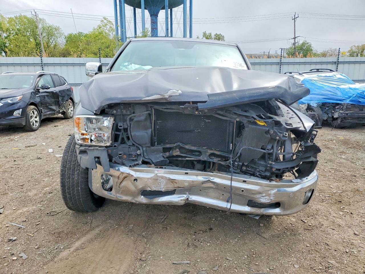 2015 RAM 1500 SLT photo 9