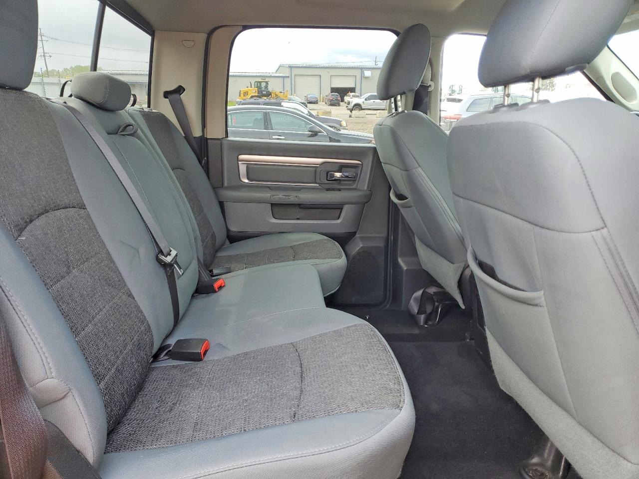 2015 RAM 1500 SLT photo 19