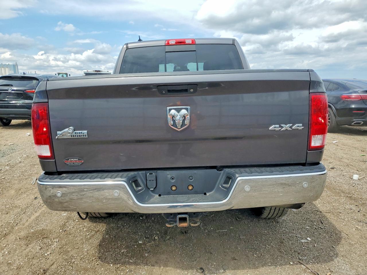 2015 RAM 1500 SLT photo 11