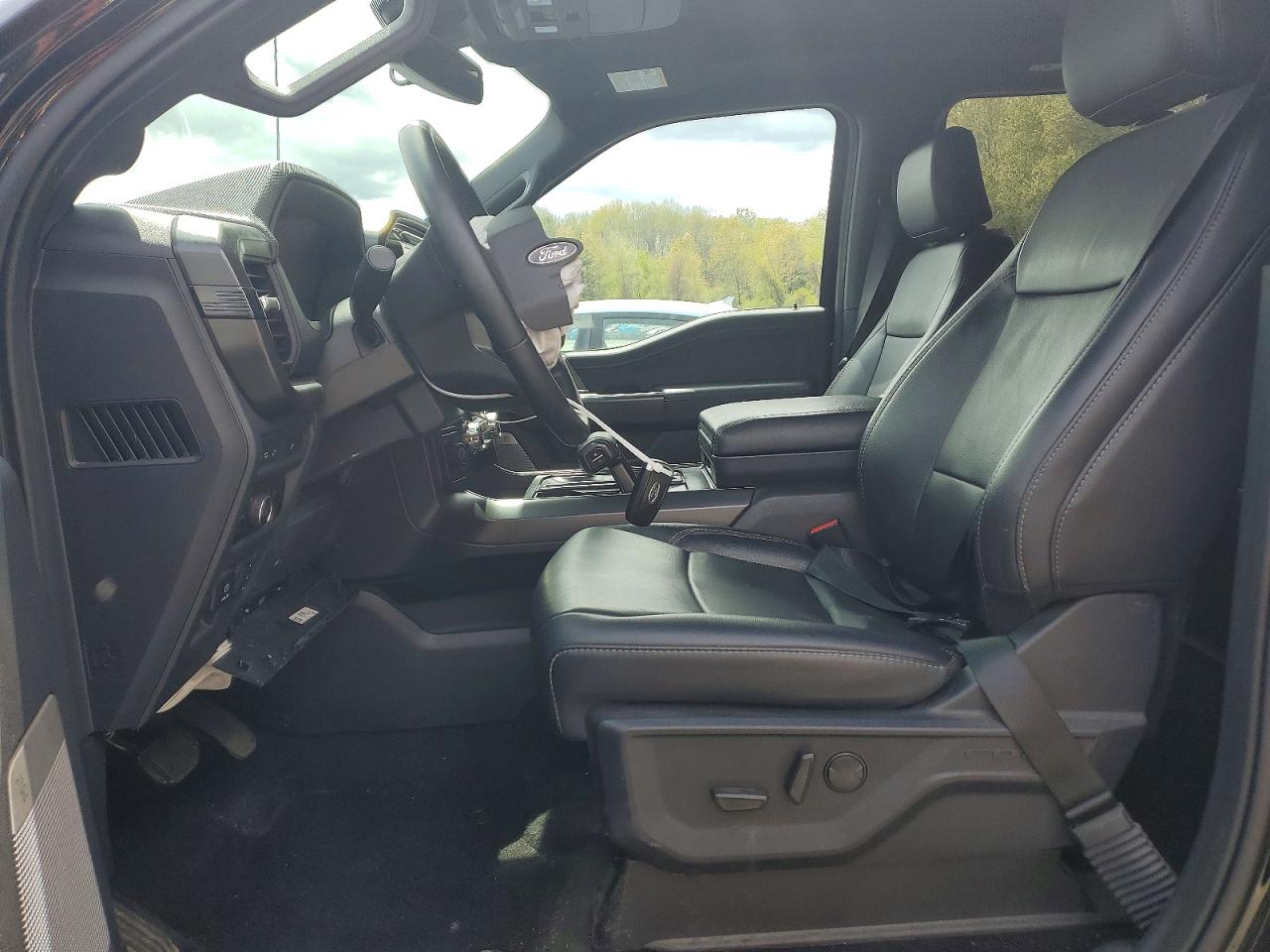 2024 FORD F150 XLT photo 19