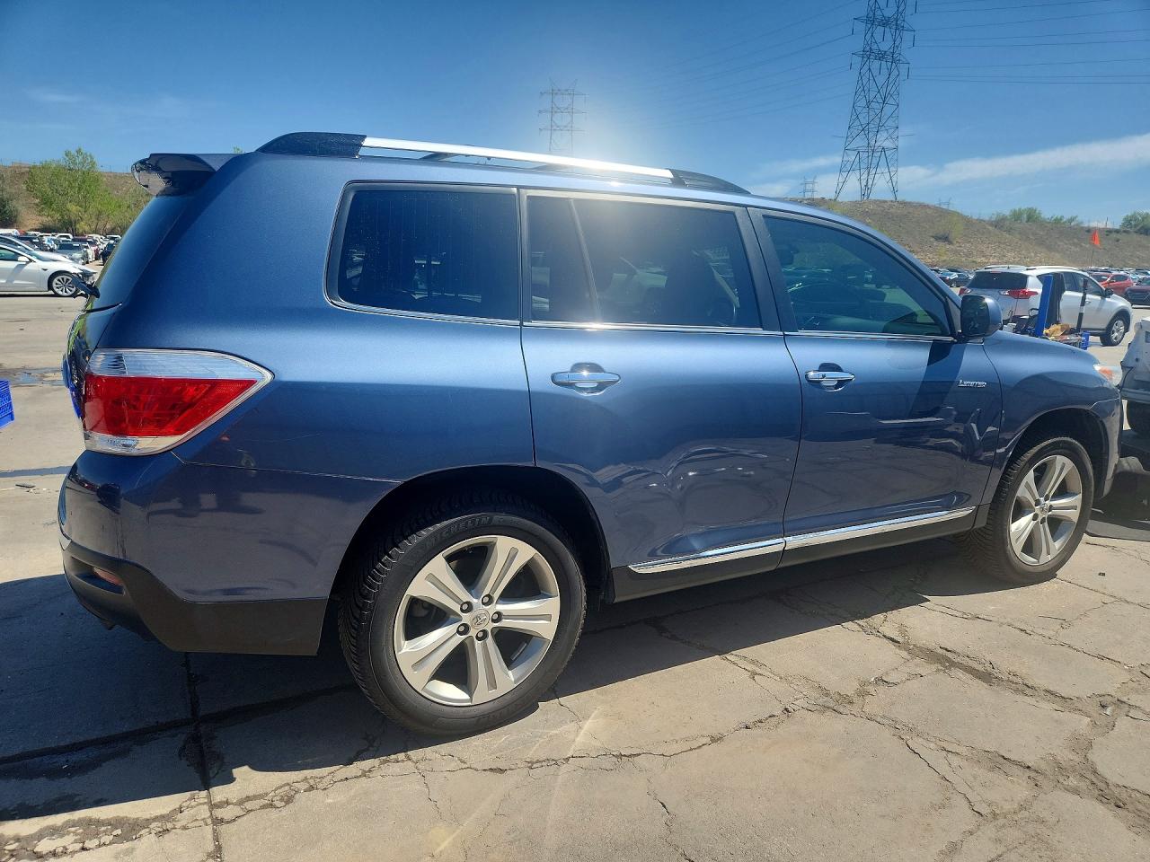 2013 TOYOTA HIGHLANDER LIMITED photo 5