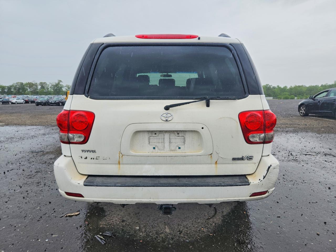 2005 TOYOTA SEQUOIA SR5 photo 11