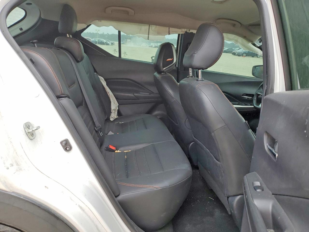 2020 NISSAN KICKS SR photo 21