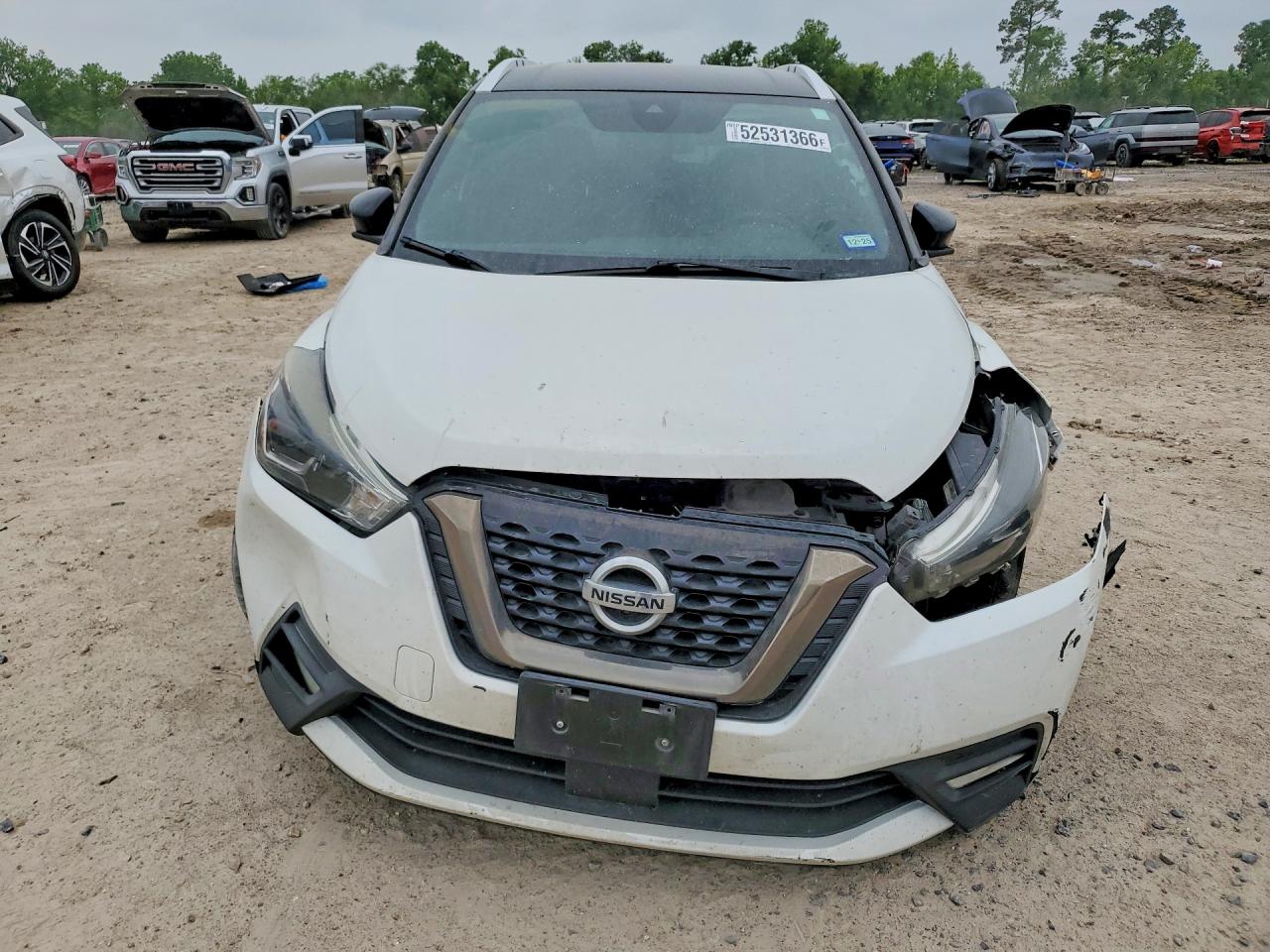 2020 NISSAN KICKS SR photo 9