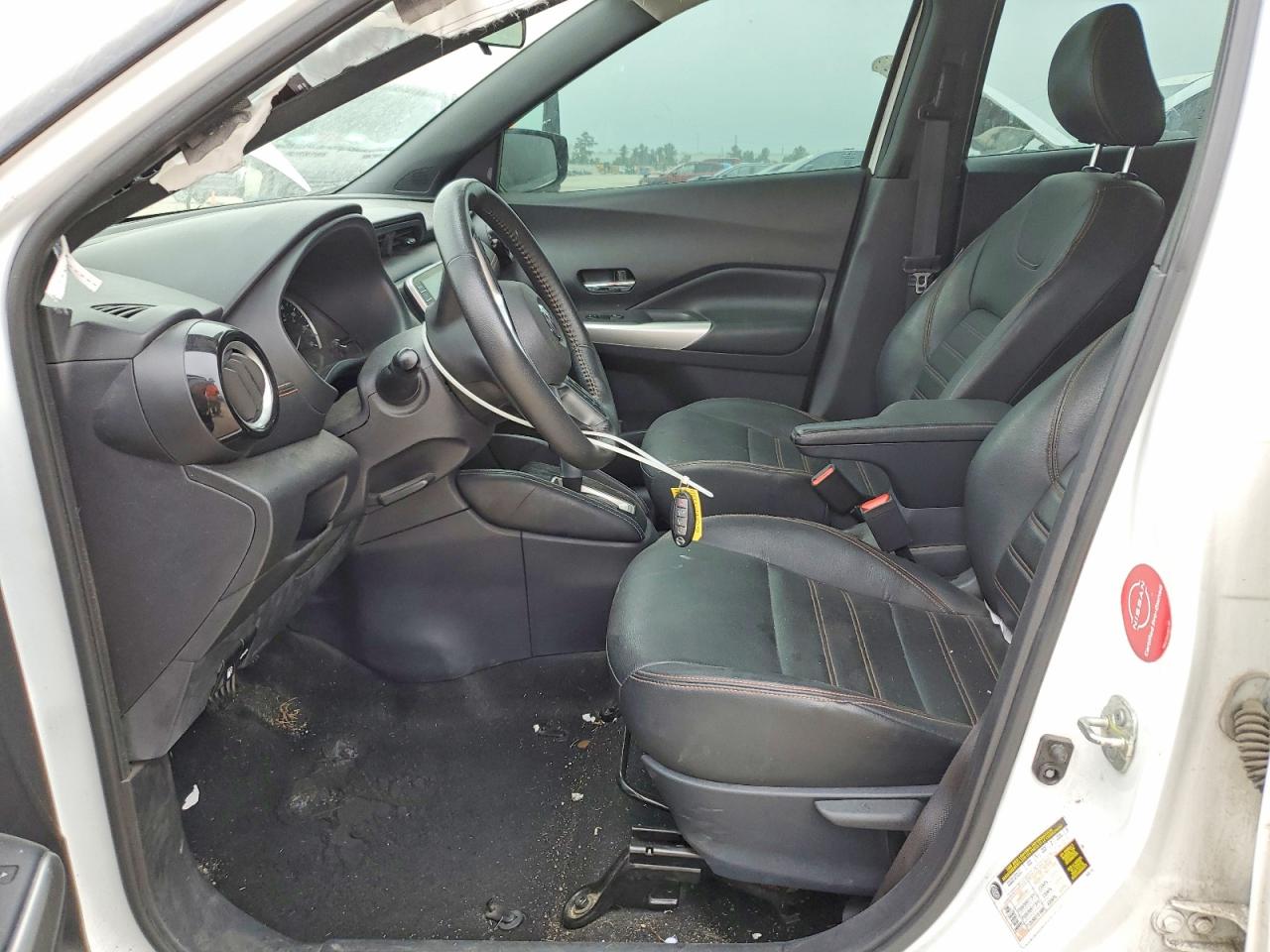 2020 NISSAN KICKS SR photo 13