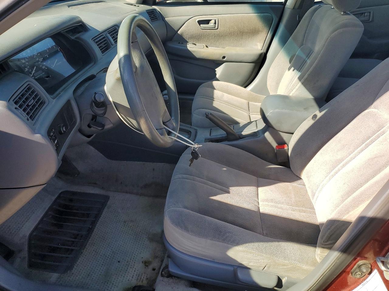 1999 TOYOTA CAMRY CE photo 13